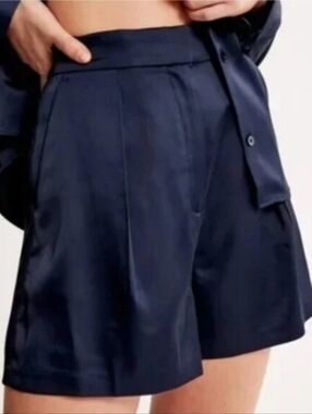 Abercrombie Tailored Satin High-Rise Women's Shorts Navy Size Medium